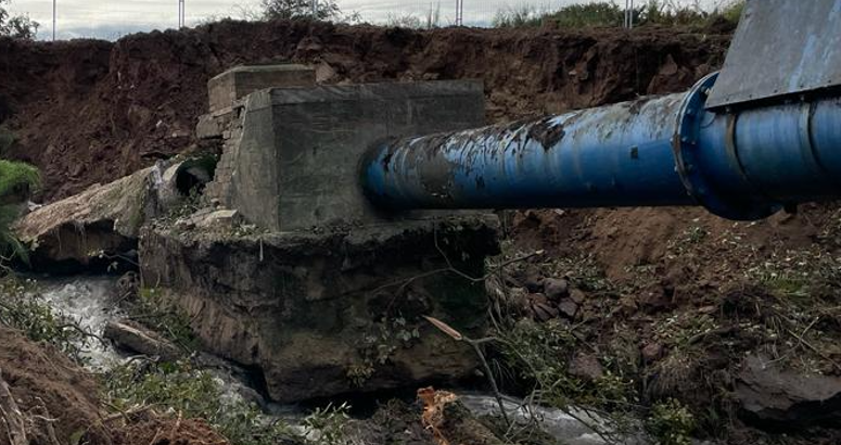 pipe bridge collapse