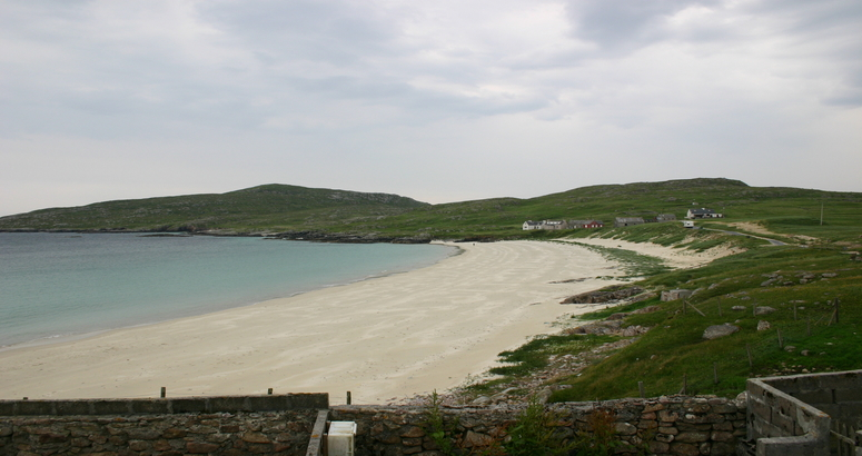 Wider view of Huisinis beach