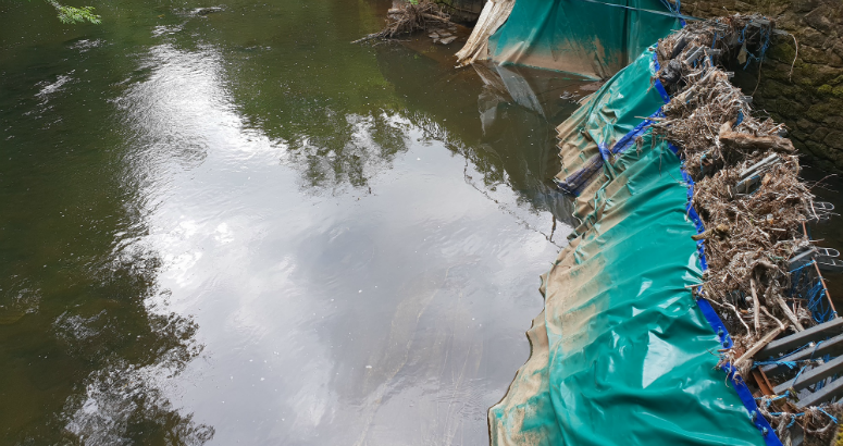 Rubbish at the temporary dam