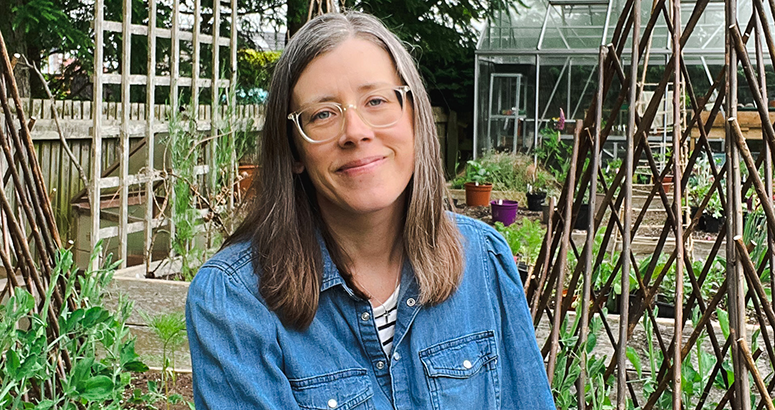 Gardening influence Julianne Robertson in her garden