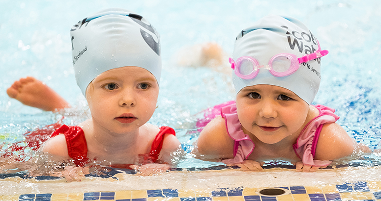 Pre-schoolers Learn to Swim Pre-schoolers LEarn to Swim