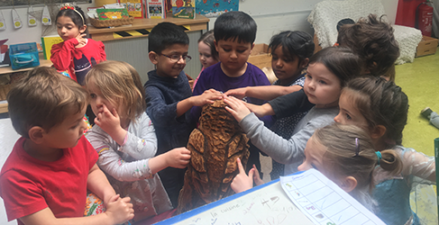 Hillhead Primary kids welcome wood carvings on River Kevlin Hillhead Primary kids welcome wood carvings on River Kevlin