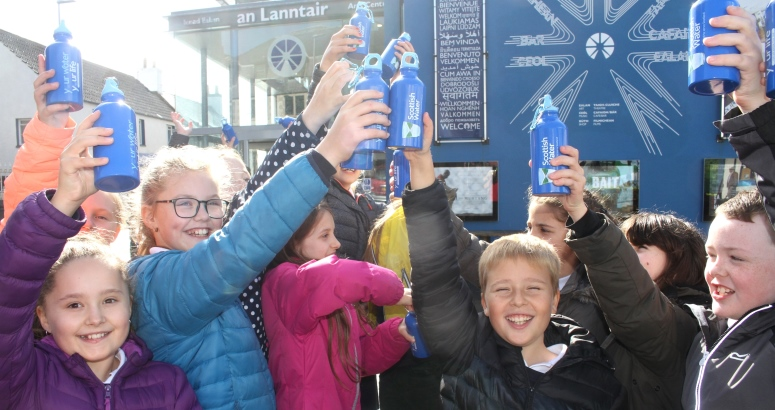 P6 and P7 pupils from Back Primary School say cheers to Scottish Water’s new Top Up Tap
